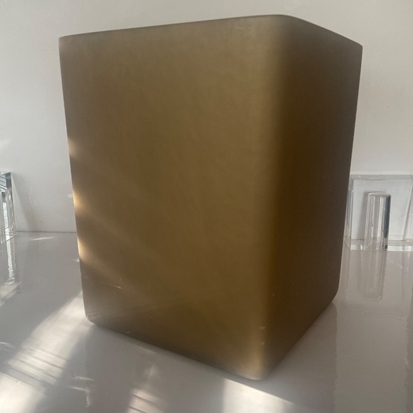 MARTHA STURDY EXTRA LARGE RESIN POT / WASTE BASKET - Picture 3 of 13